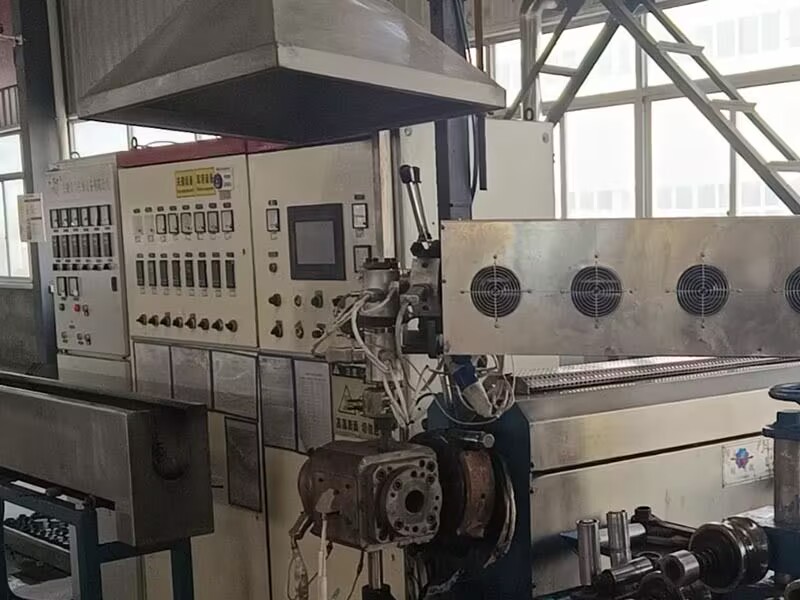 豸